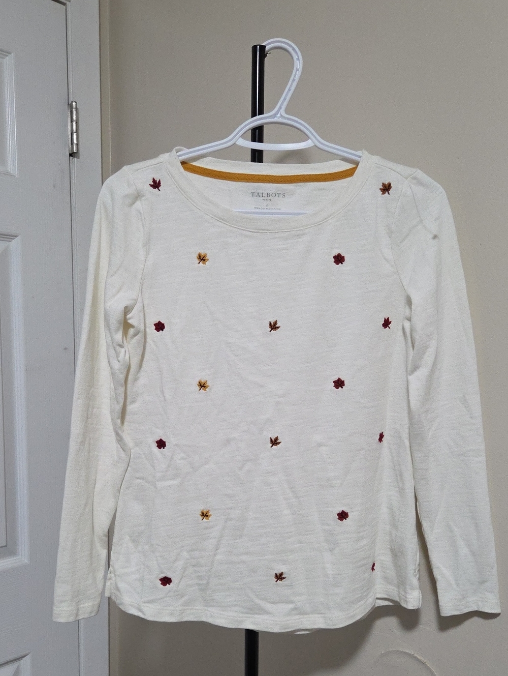 Talbots Cream Long-Sleeve Embroidered Leaf Tee